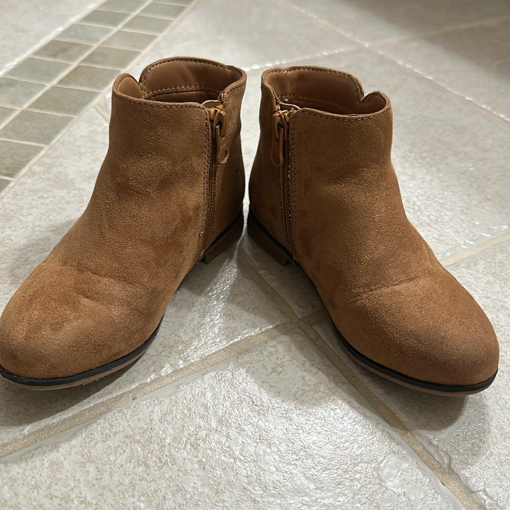 Girl’s Ankle Boot size 11